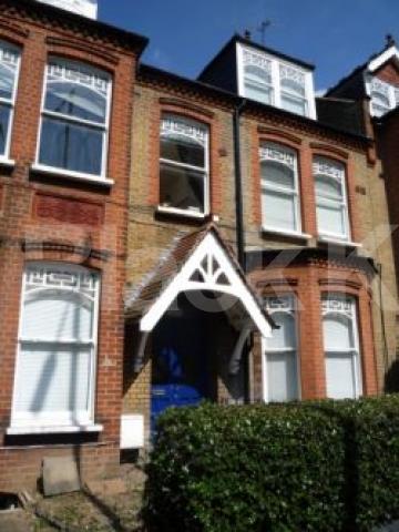 			Early viewings highly recommended, Studio Apartment, 1 bath, 1 reception Studio			 Crouch Hill, CROUCH END N8